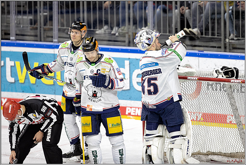PENNY DEL Viertelfinale 2. Spiel;  Koelner Haie - Eisbaeren Berlin; Koeln, 12.04.2022